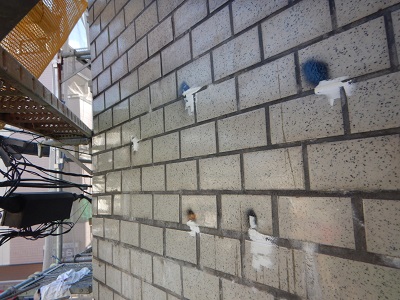 賑やかな駅前での外壁改修 明石市ｋビル様外壁改修 その他工事 梶川塗装